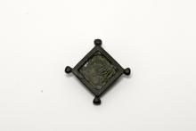 Rombusz alakú fibula